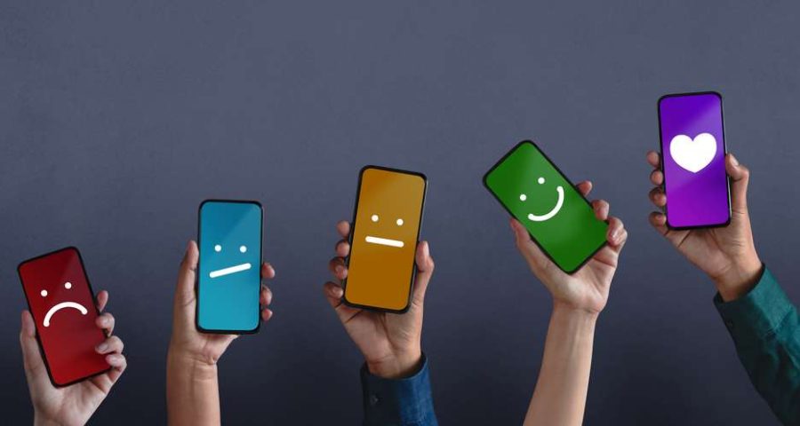 Customer,Experiences,Concept.,Group,Of,Diversity,People,Giving,Feedback,Via