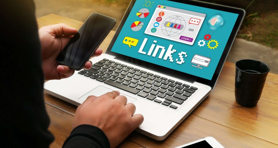 links infographic on a laptop